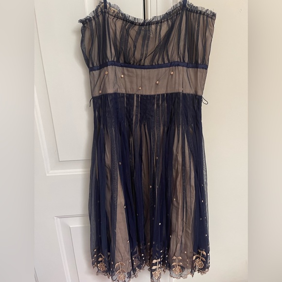 Anthropologie Odille Fit & Flare Dress 12 Layered Tulle Embroidered Party Summer - Picture 8 of 9